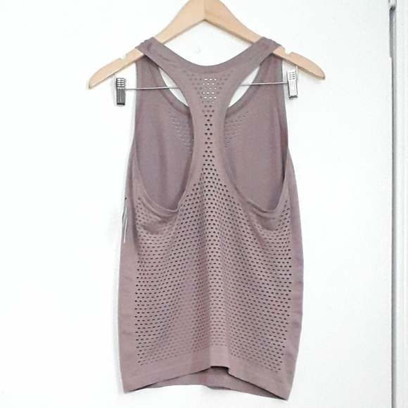 Victoria Sport by Victoria's Secret Mauve Seamless Tank - Picture 10 of 10
